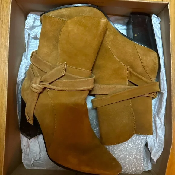 Steve Madden Ankle Midrise Booties - Picture 1 of 7